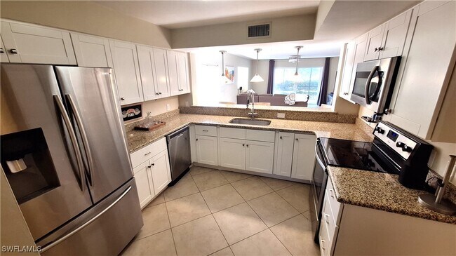 Foto del edificio - 910 Vanderbilt Beach Rd