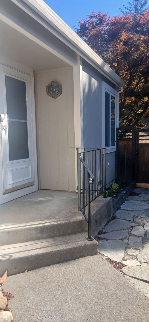 Building Photo - West Side Remodeled Home