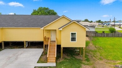 Building Photo - 1406 Bonvillain St