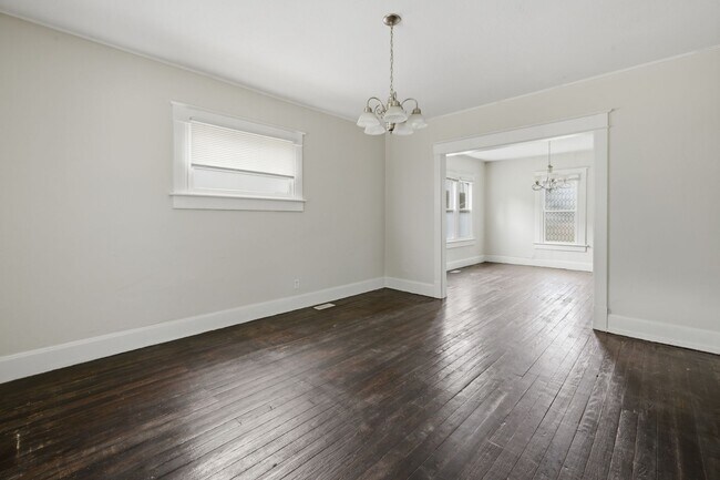 Foto del edificio - 842 N Oakland Ave