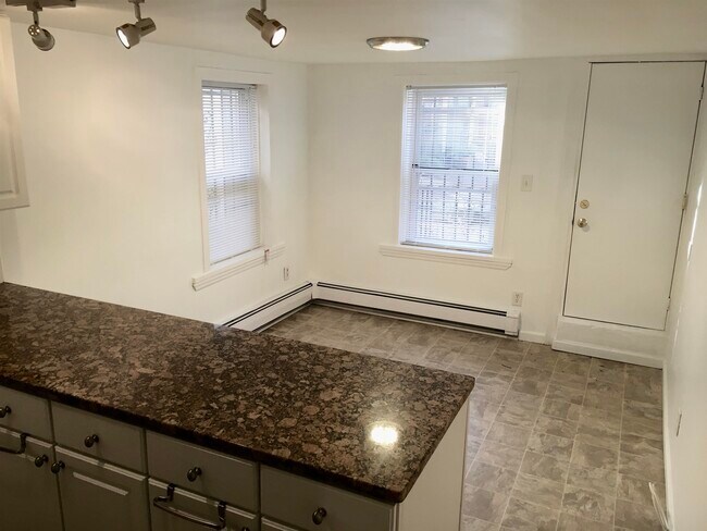 Foto del edificio - 283 Monmouth St