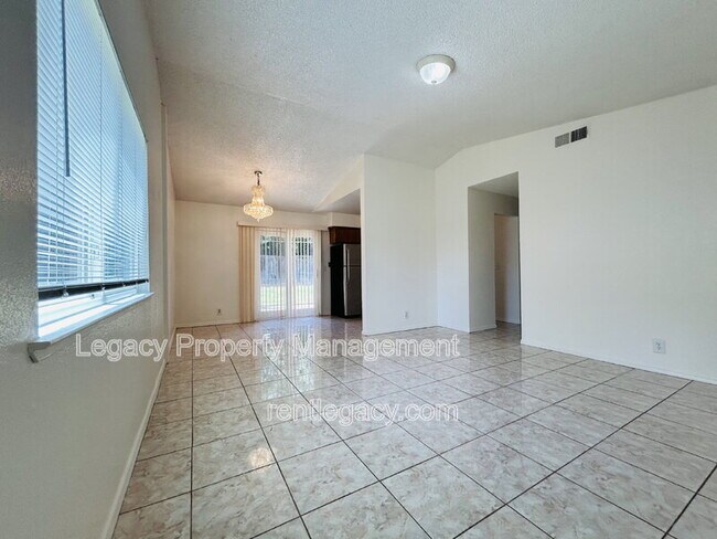 Foto del edificio - 3609 Huntsman Dr
