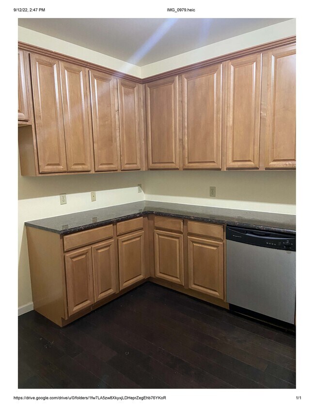 Kitchen - 742 Westfield Ave