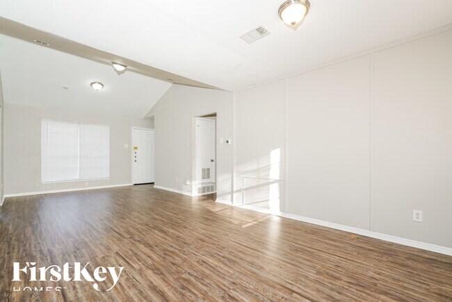 Building Photo - 6247 Harmony Ln