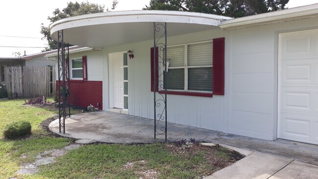 Foto del edificio - 4706 Blossom Dr