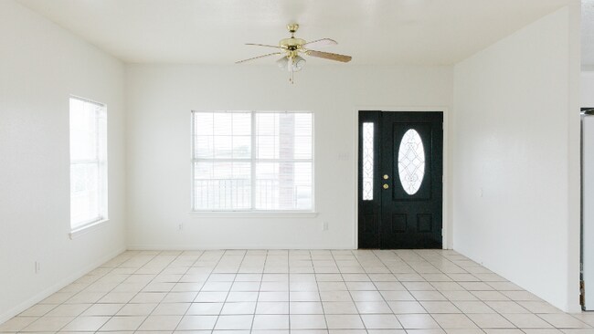 Foto del edificio - 1625 Wood Ave