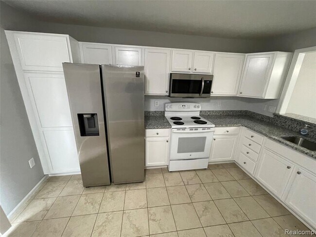 Building Photo - 28139 Carlton Way Dr