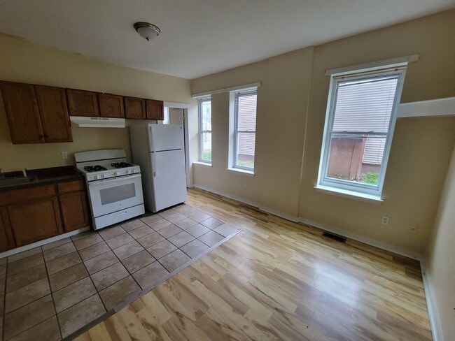 Building Photo - 68 Sylvan Ave