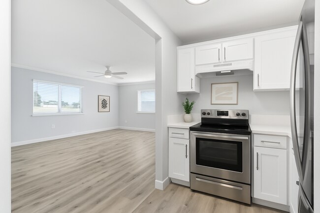 Building Photo - 2884 La Salle Ave