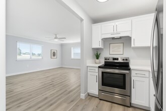 Building Photo - 2884 La Salle Ave