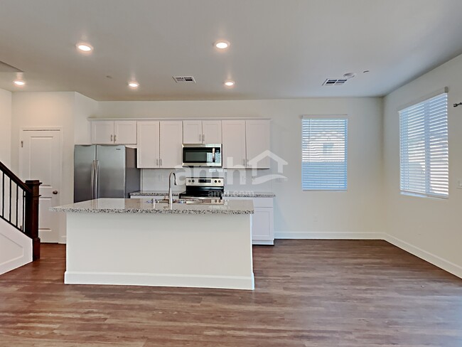 Building Photo - 338 Palazza Reserve Place