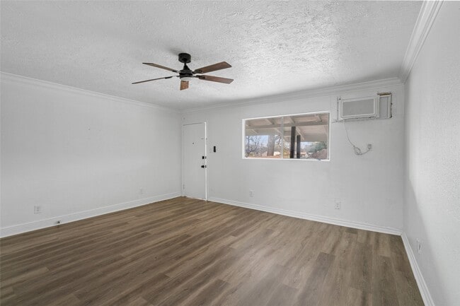 Foto del edificio - 923 Knight St