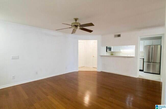 Building Photo - 1303 Gables Dr
