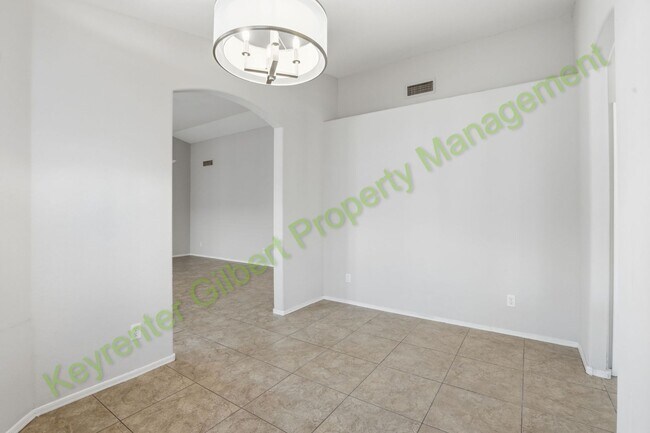 Foto del edificio - Beautiful Gilbert Home near Heritage District