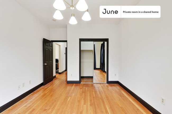 Building Photo - Room in Shared 4 bed/2.5 bath home