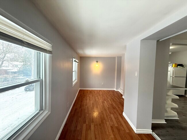 Building Photo - Unit 2-171 East Ave S