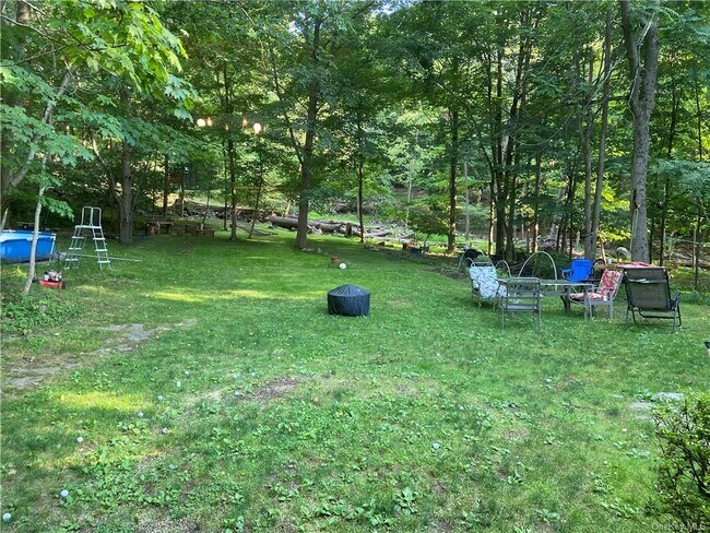 Building Photo - 457 Storms Rd