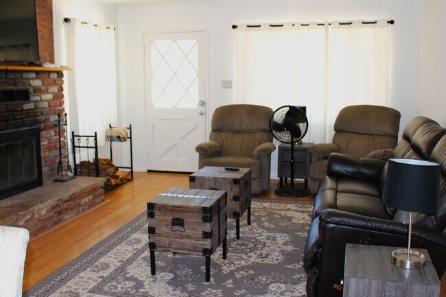 Foto del edificio - 101 Acorn Ave