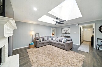 Building Photo - 10322 Sageplum Dr