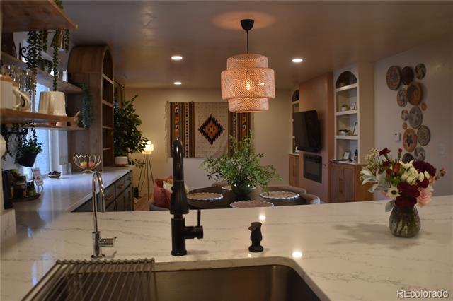 Foto del edificio - 1625 N Murray Blvd