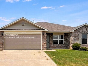 Building Photo - 1137 Santa Fe Trl
