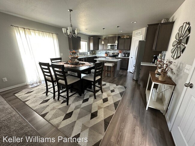 Foto del edificio - 4 br, 3 bath House - 4636 Zircon Dr