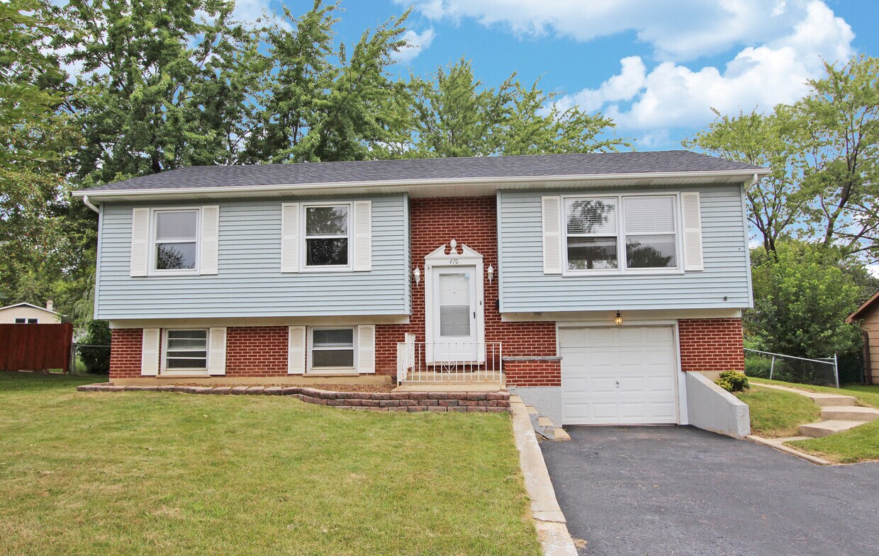 Primary Photo - 470 Surryse Rd