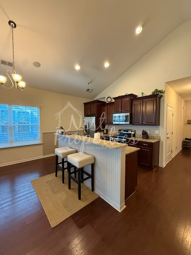 Foto del edificio - 613 Finnegan Ln