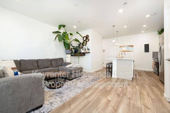 Foto del edificio - 8377 Lorenzo Ln