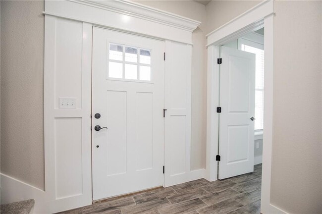 Building Photo - 104 White Oak St