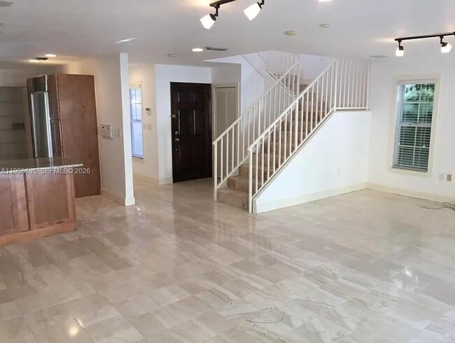 Foto del edificio - 3087 Shipping Ave