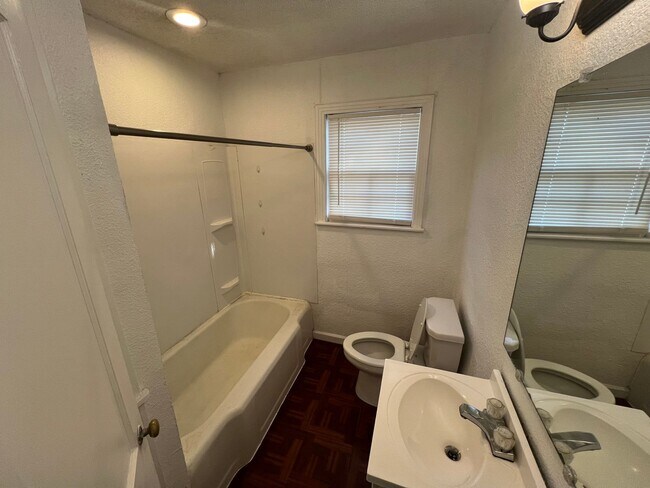 Foto del edificio - 2 Bed 1 Bath Home