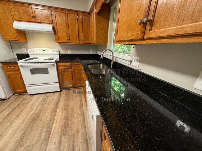 Foto del edificio - 1662 McCauley Ave