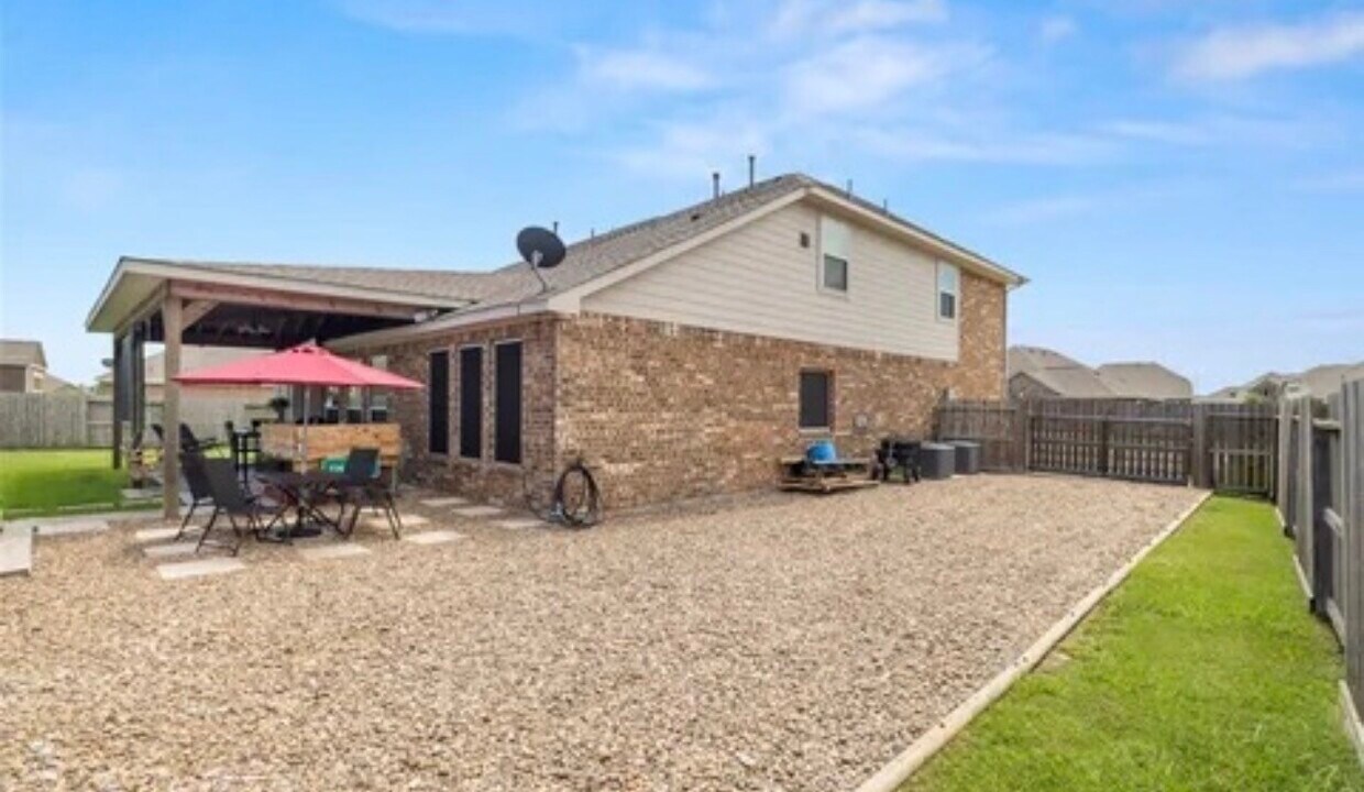 Building Photo - 9518 Franklin Dr
