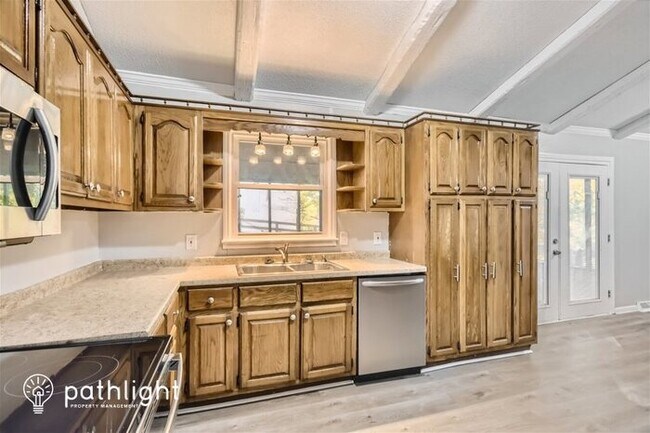 Building Photo - 103 Pikes Peak Dr, Columbia, TN, 38401