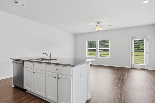 Building Photo - 157 Vlg Grn Dr NW