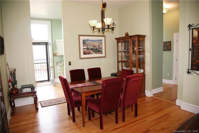 Dining Area - 36 Charter Oak Pl