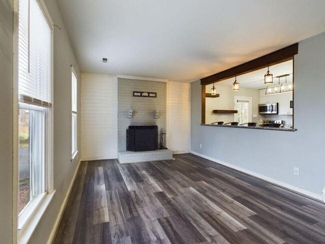Building Photo - 1601 Treewood Ln