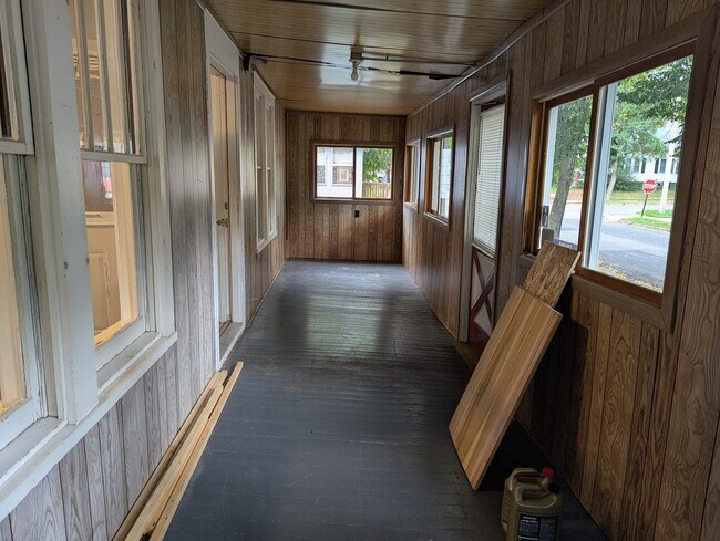 Foto del edificio - 626 Nina Ave