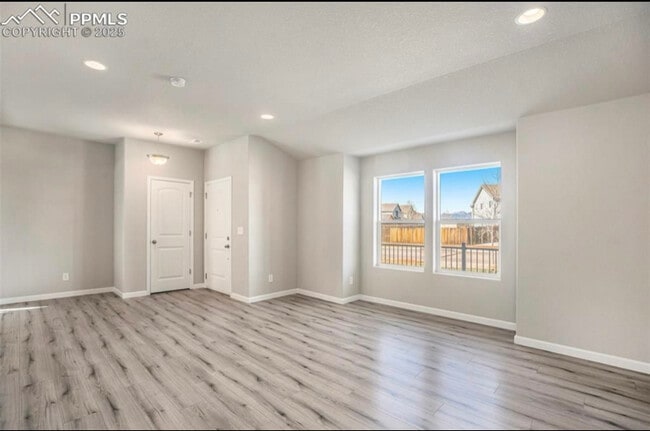 Building Photo - 6351 Old Glory Dr