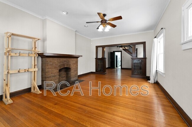 Foto del edificio - 4704 Broadway St