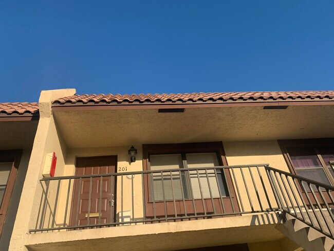 Foto del edificio - 5937 Forest Hill Blvd