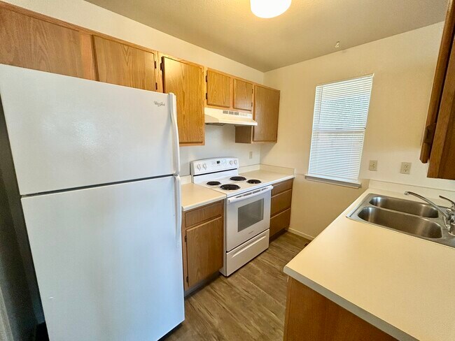 Foto del edificio - 1183 Town House Cir