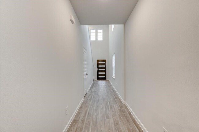 Building Photo - 94 Valiant Ridge Trail