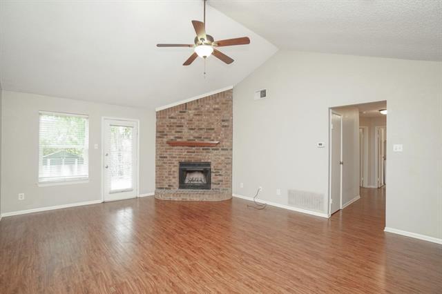 Foto del edificio - 302 Rosemary Ln
