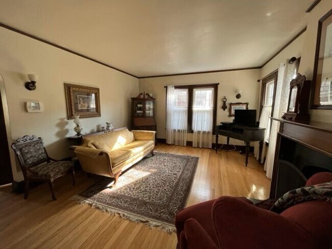 Foto del edificio - Aksarben Tudor For Rent