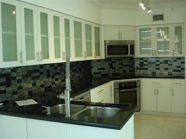 Foto del edificio - 3370 NE 190th St