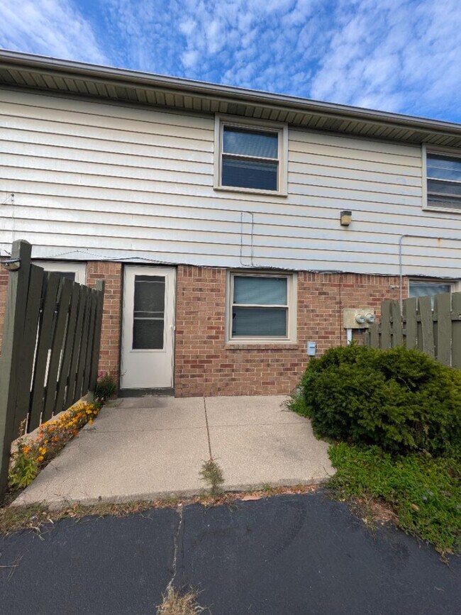 Foto del edificio - 5435 Glenridge Dr