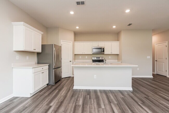 Building Photo - 807 Kings Pine Ct