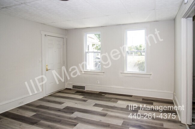 Foto del edificio - 7501 Berry Ave